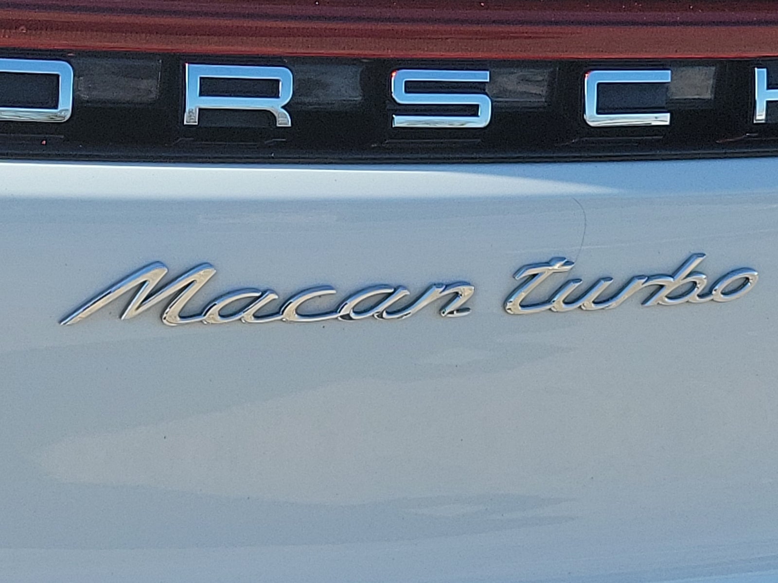 2020 Porsche Macan Turbo
